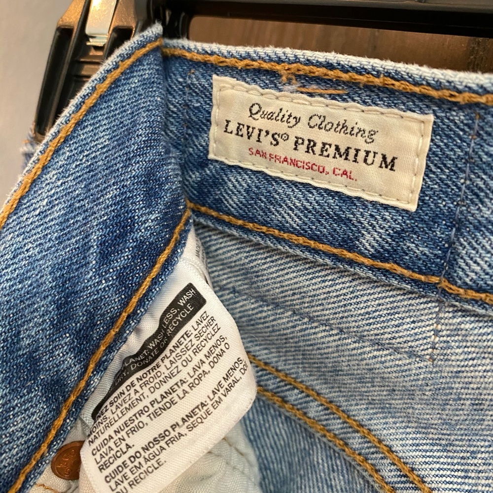 Levi’s 501 Jeans - Picture 4 of 5